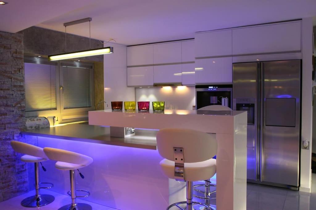 Nice Life - Luxury Apartment In The Old Town. 브라티슬라바 외부 사진