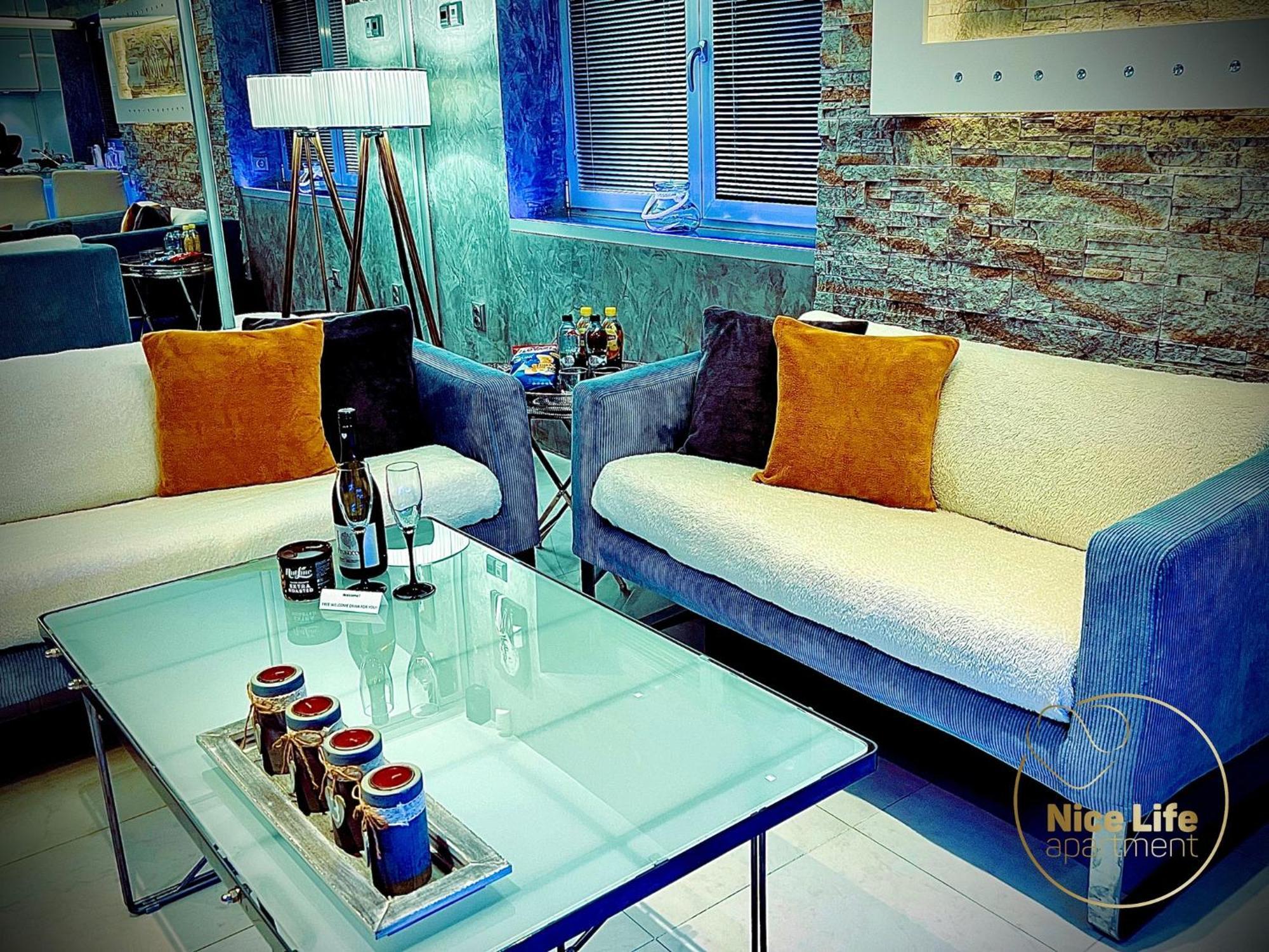 Nice Life - Luxury Apartment In The Old Town. 브라티슬라바 외부 사진